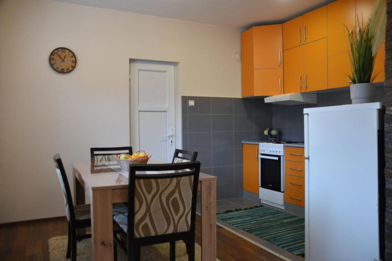 מוקרה גורה Apartmani Petar מראה חיצוני תמונה